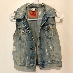 Levi’s denim vest